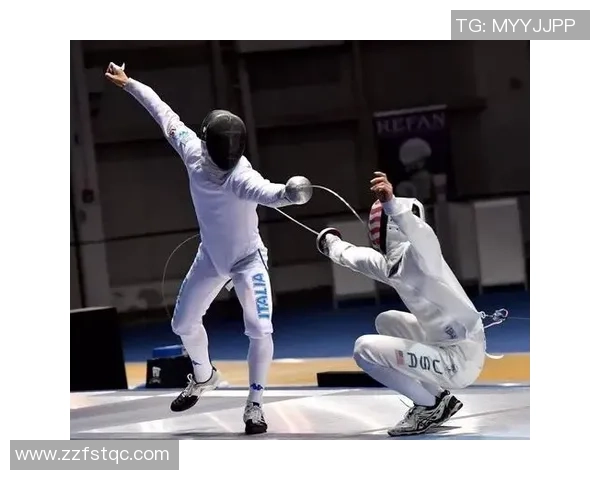 世界击剑锦标赛佩剑赛场速度之快令人瞩目选手们如闪电般激烈对决